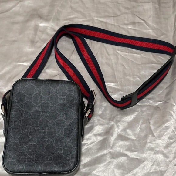 GUCCI GG Supreme Monogram Appia Calfskin Web Messenger Bag Black - Picture 3 of 3